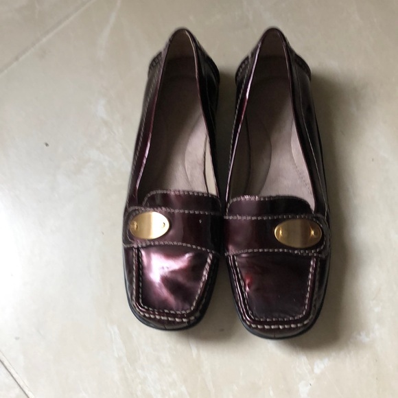 Liz Claiborne patent flat. - Picture 3 of 3